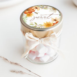 Söt som kan vara | Blommigt Vår Baby Shower Runt Klistermärke