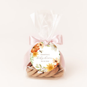 Söt som kan vara   Blommigt Vår Baby Shower Runt Klistermärke