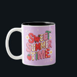 Söt sommartid Coquette Strawberry Retro Beach Två-Tonad Mugg<br><div class="desc">Söt sommartid Coquette Strawberry Retro Beach</div>