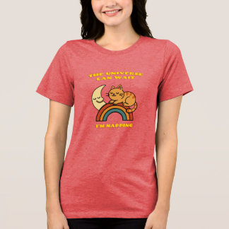 Söt sovande katt – Universum kan vänta, jag håller T Shirt