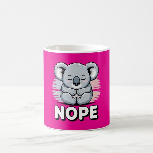 Söt sovande koala ”Nej” Rolig tecknad film Kaffemugg (Center)