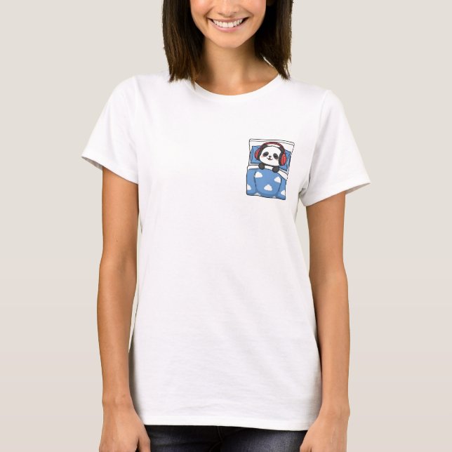 Söt sovande panda med röda hörlurar t shirt (Framsida)