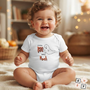 Söt spöklik liten Boo med personligt namn T Shirt