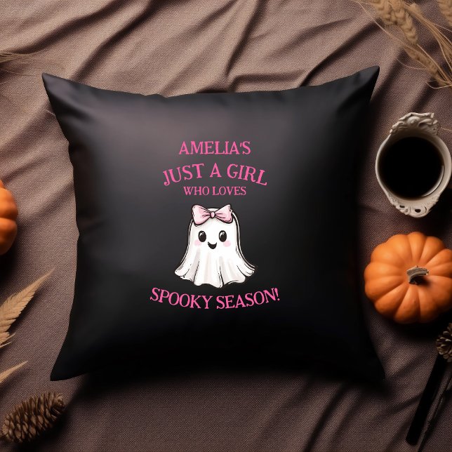 Söt spökskräckig säsong Halloween  Kudde (Just a girl who loves spooky season cute custom Halloween Pillow)