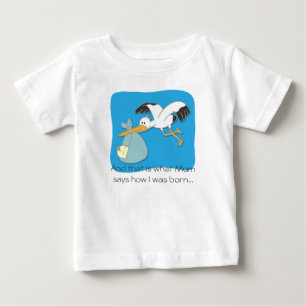 Söt stork som bär barn serie t-shirt