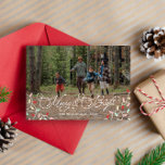 Söt String Ljus Merry Bright julfoto Julkort<br><div class="desc">Märka och ljusa jullokertecken med pastellsträngen ljus i rött,  rosa,  mynta och gult med Merry och Bright i ett vintage,  snabbt skript.</div>