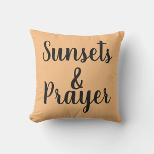 söt SUNSETS & PRAYER-bokstäver Kudde