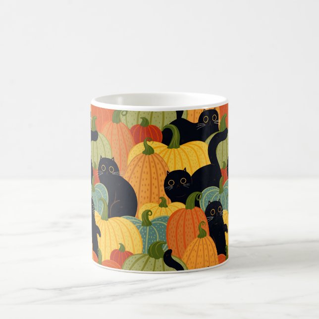 Söt svart katt och pumpa Halloween-sömlöst mönster Kaffemugg (Center)
