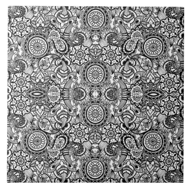 Söt svart vit blommig paisley kakelplatta (Framsidan)