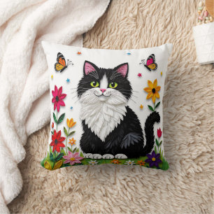 Söt svart-vit katt, blommor och fjärilar kudde