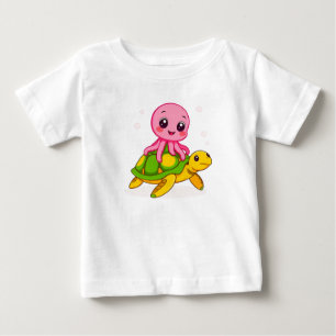 Söt tecknad bläckfisk som rider på en sköldpadda t shirt