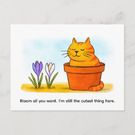 Söt tecknad katt som sitter i vårblommor vykort