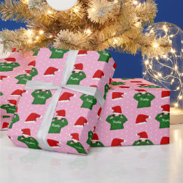 Söt tjej med grön hoodie tomteluva jul presentpapper