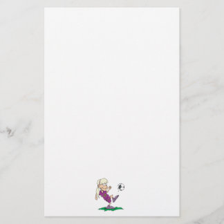 Söt tjej som sparkar fotboll brevpapper