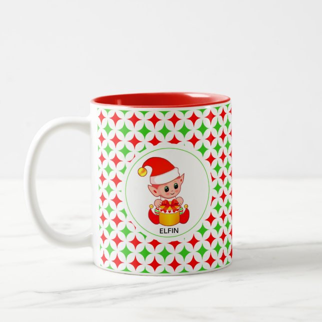 Söt tomte på grön och röd diamantstjärnmönster Två-Tonad mugg (Vänster)