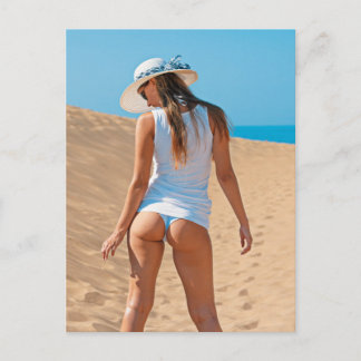 Söt Tushy-bikiniflicka foto Vykort