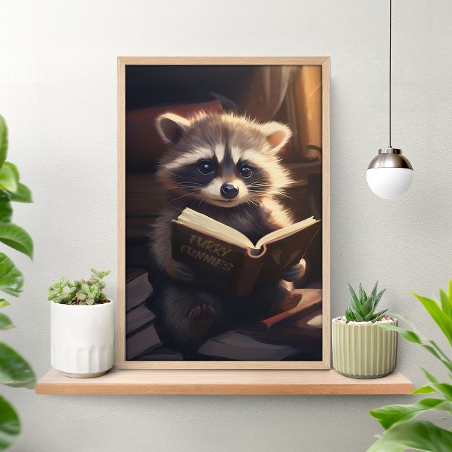 Söt tvättbjörn som läser en bok-affisch poster (Skapare uppladdad)