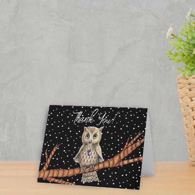 Söt Uggla vid Gren Lila Necklace Stars Black Tack Kort (Pretty owl purple crystal necklace stars on branch on black Thank You card.)