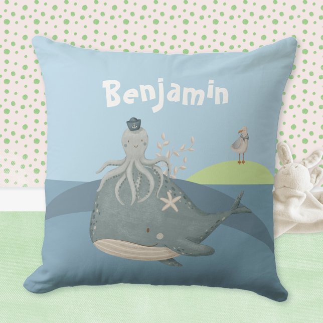 Söt Val Bläckfisk Måse Barn Namnkudde Kudde (Cute Whale Squid Seagull Kids Name Throw Pillow ©Susanne Sachers - Sunny Mind Design 🌞)