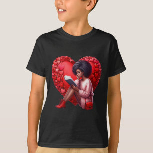 Söt valentinbok tjej med hjärta läser kvinna t shirt
