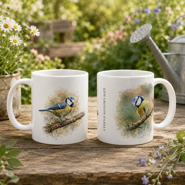 Söt vattenfärg blåmes fågel monogram kaffemugg (Cute watercolor Blue tit bird monogrammed Coffee Mug. Personalized garden bird mug for bird lovers.)