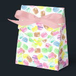 Söt vattenfärg fransk makaronmönster presentaskar<br><div class="desc">Handmålad regnbågsfärgad fransk makaronmönster.</div>