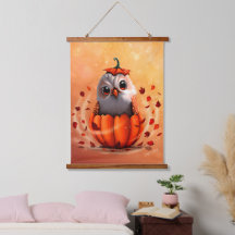 Söt vildliv av en uggla: Höstens skog