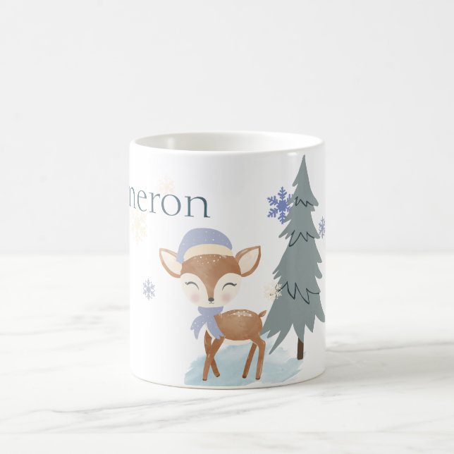 Söt vinterhjortpojke med eget namn kaffemugg (Center)