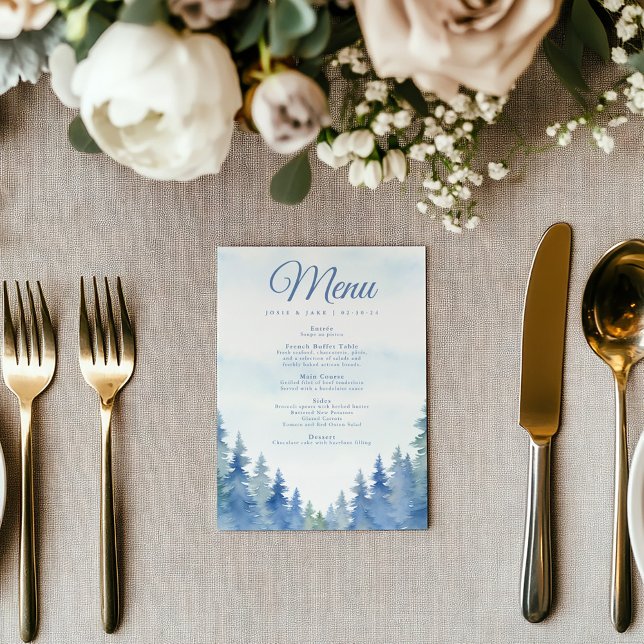 Söt vintermenyn gräs träd bröllop meny (Blue watercolor forest wedding menu card with elegant script and woodland design)