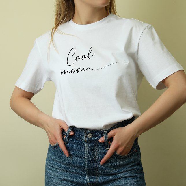 Söt Vit Modern Cool Mamma Klubb T Shirt (Skapare uppladdad)