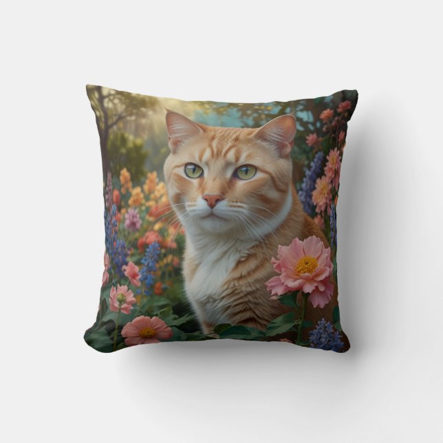Söt vit orange katt i blomsterträdgård kudde (Framsida)