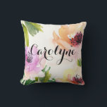 Söt Watercolor Flowers Personlig Pillow Kudde<br><div class="desc">Anpassningsstolpe med färgstarka vattenfärger med moderna kalligrafiskript. Blommigtens kudde blir perfekt som gåva eller färgstark accent till vilket rum som helst.</div>