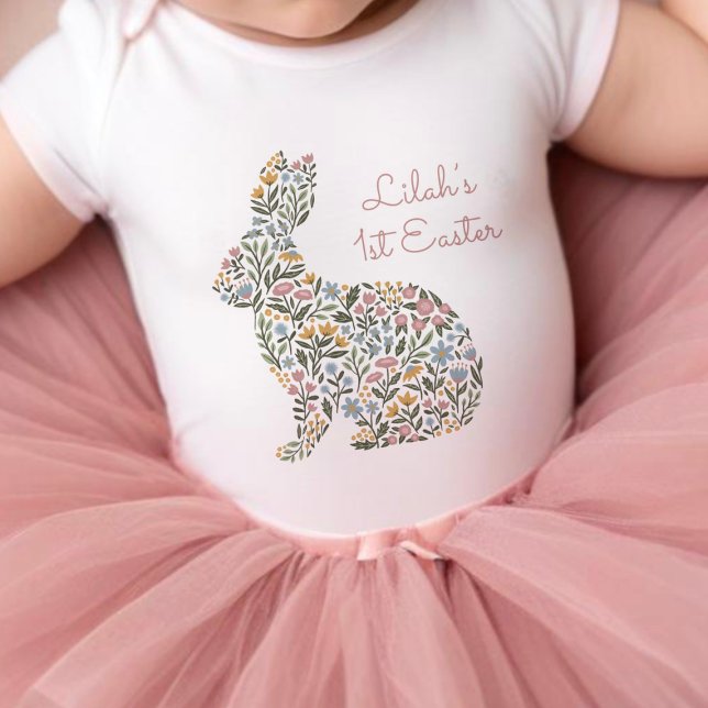Söt Wildblomskorabbit First Påsk Namn T Shirt (Skapare uppladdad)