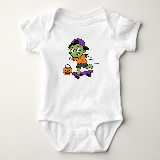 Söt Zombie Skateboard Halloween Baby Design T Shirt (Framsida)
