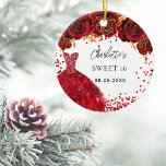 Söta 16 röda klänningsblommor vita julgransprydnad keramik<br><div class="desc">För en svensk 16,  16:e födelsedagsfest. En vit bakgrund med rödkonfetti,  en klänning och röd ros,  blommigtar. Namn är skrivet med ett modernt handskript i stil. Anpassa och lägg till namn och datum.</div>