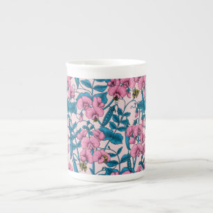 Söta ärter och humlor, rosa och blått benporslin mugg
