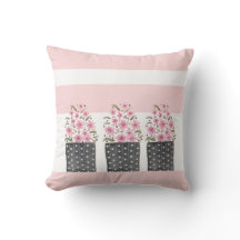 Söta blomkrukor i rosa dröm