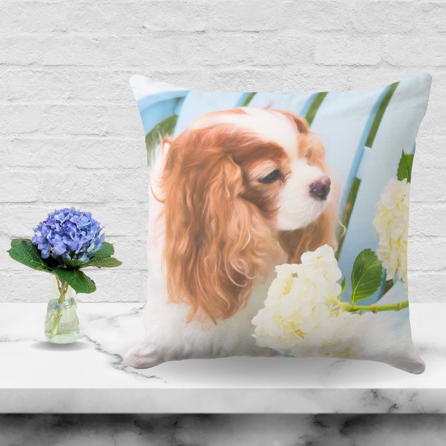 Söta Cavalier King Charles Spaniel Hydrangeor Kudde (Skapare uppladdad)