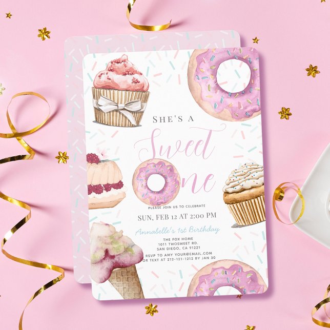 Söta en cupkaka och Donuts Girl 1:a födelsedagen Inbjudningar (Skapare uppladdad)