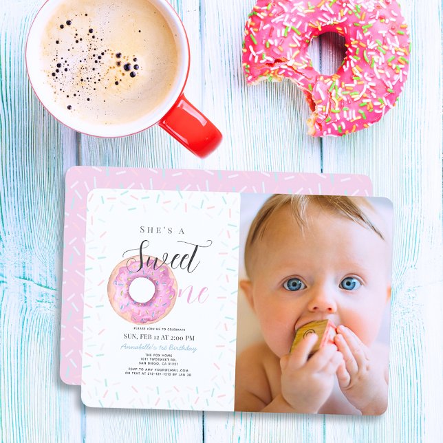 Söta en Rosa Donut Girl Photo 1st Birthday Inbjudningar (Skapare uppladdad)