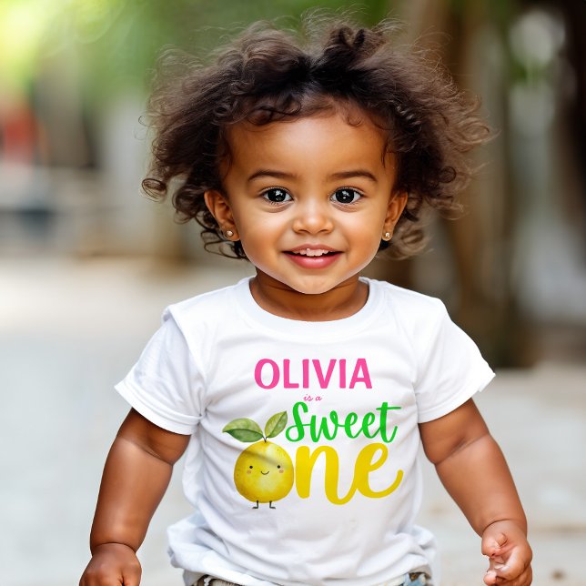 Söta en rosa lemonad födelsedagsfest t shirt (Sweet one pink lemonade birthday party cute lemon  personalized name T-Shirt party supplies)