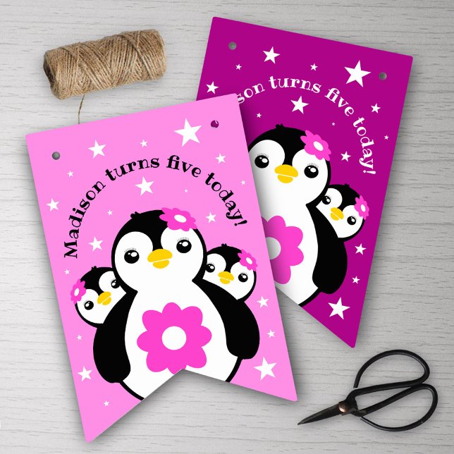 Söta födelsedagsflickor Pingviner Rosa blommor Vimplar (Cute Happy Birthday Girl Penguins Pink Flowers Bunting Flags Cover Photo.)