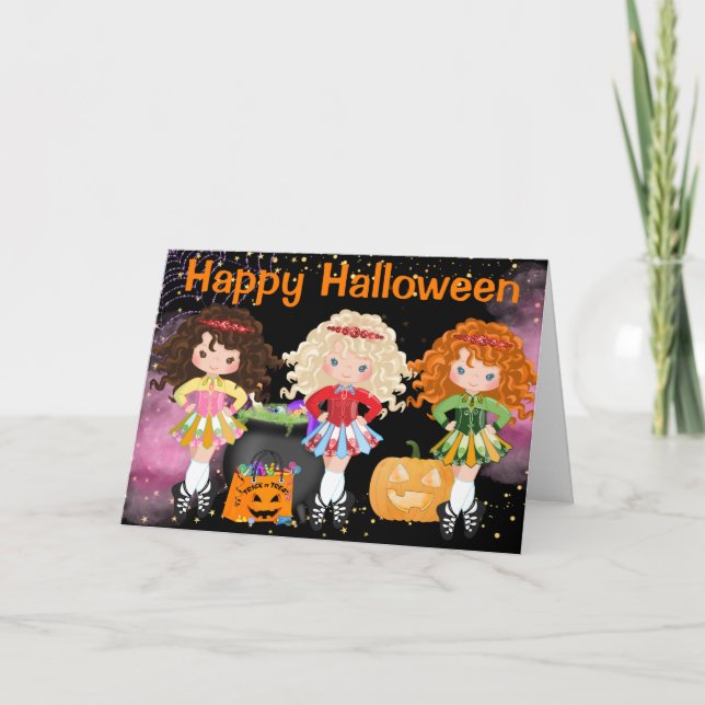 Söta irländska dansare danar Halloweenfirande Helgkort (Framsida)