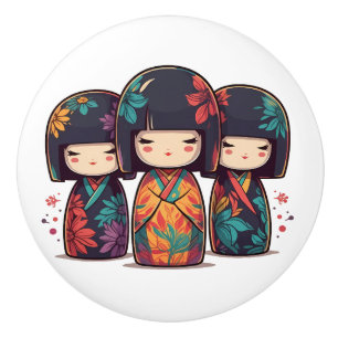 Söta japanska kokeshi-dockor knopp