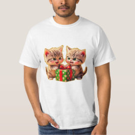 Söta Katter som Kämpar om en Present – Roligt Jul T Shirt