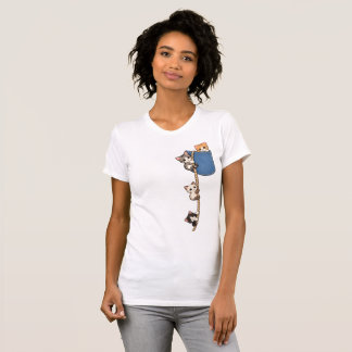 Söta kattungar som klättrar i ett rep – förälskad t shirt