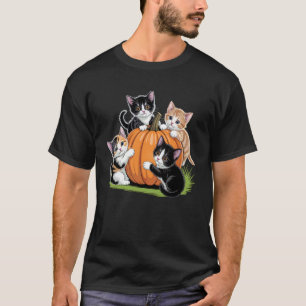 Söta kattungar som leker med pumpa höst estetik F T Shirt