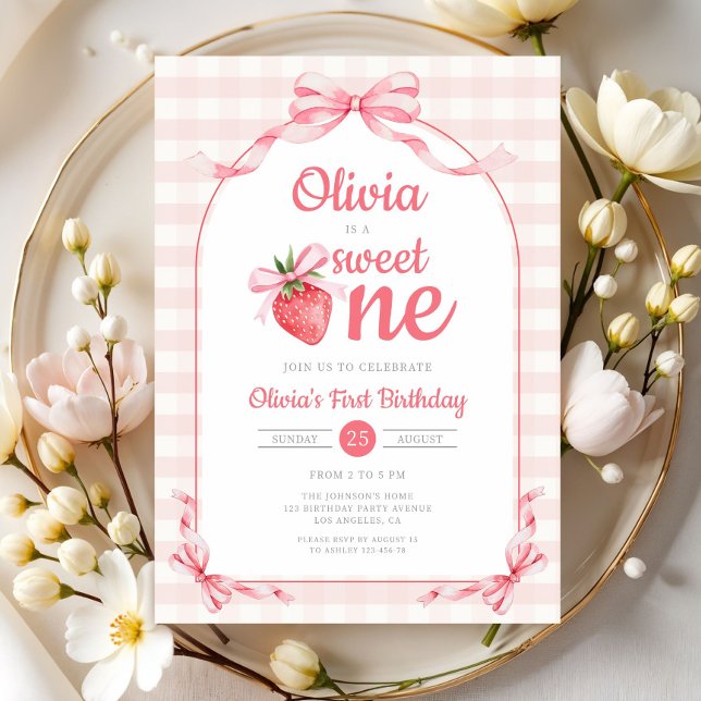 Söta lilla jordgubbsflicka 1-årsdag inbjudningar (Sweet One Strawberry Girl 1st Birthday Invitation)
