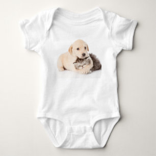 Söta lilla kattslepsar i hund händer t shirt