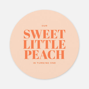 Söta lilla Peach Girl First Birthday Inbjudningar